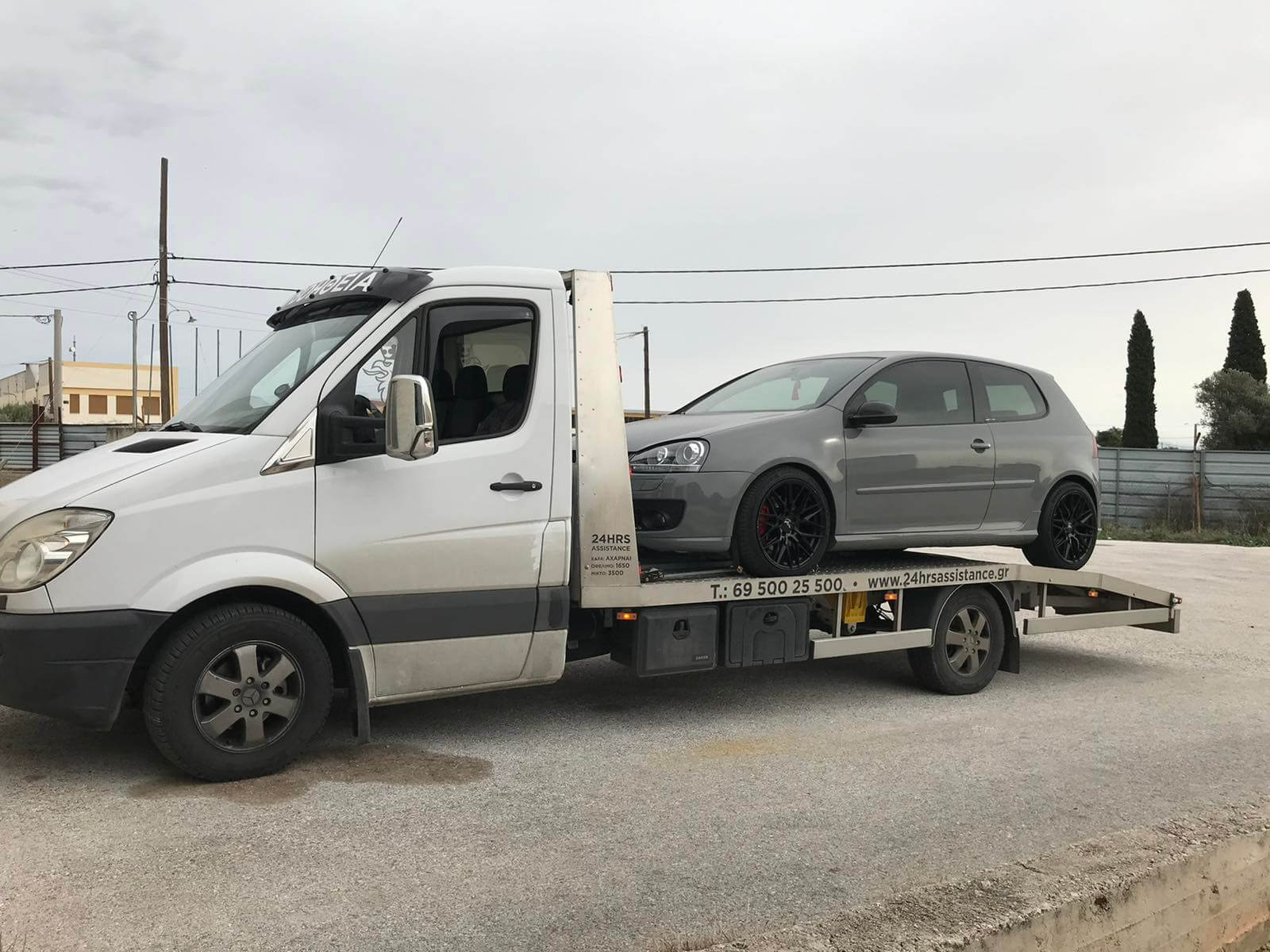 Φόρτωση οχήματος σε πλατφόρμα